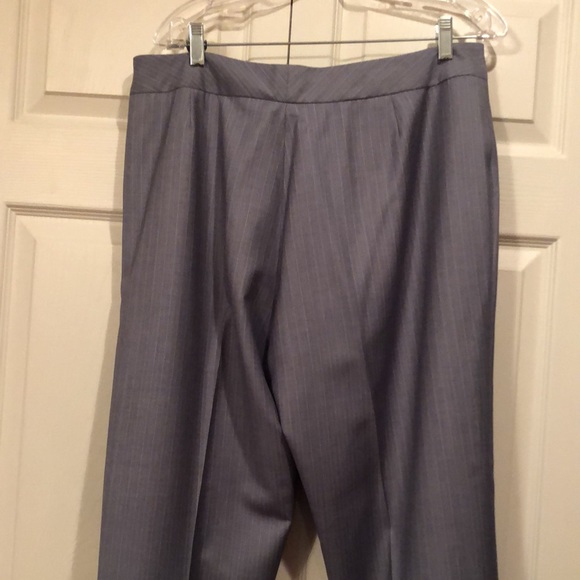 Allen by Allen Schwartz size 14 Gray Stripe/Lined Suit - Picture 7 of 9